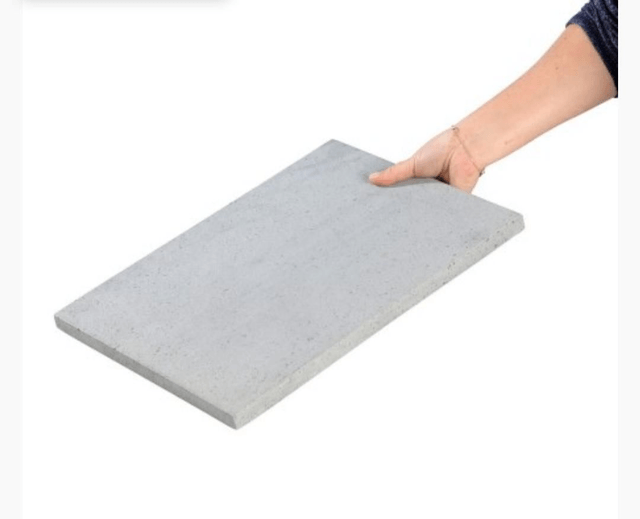 Pierre de lave 35 cm par 35 cm  et 2 cm d'épaisseur 