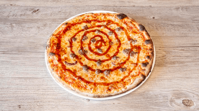 07.Buffalo : base tomate, mozzarella, emmental français, steak haché, oignons rouges et sauce barbecue.🥩🧅